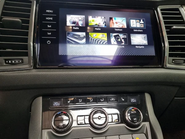 SKODA Kodiaq (2022) — foto 7 van 23