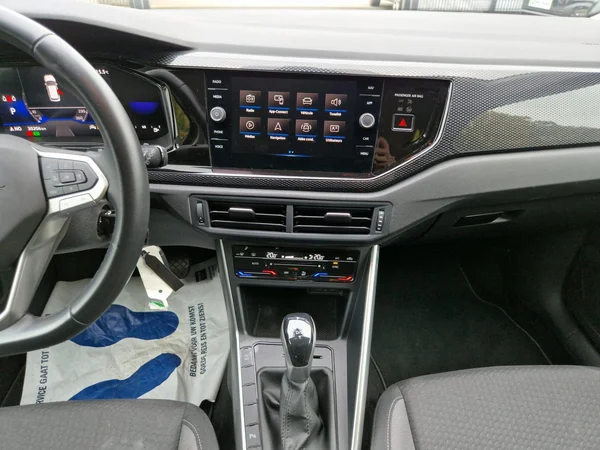 VOLKSWAGEN Polo (2023) — foto 14 van 26