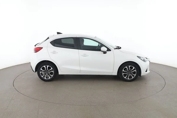 Mazda 2 (2017) — foto 13 van 16