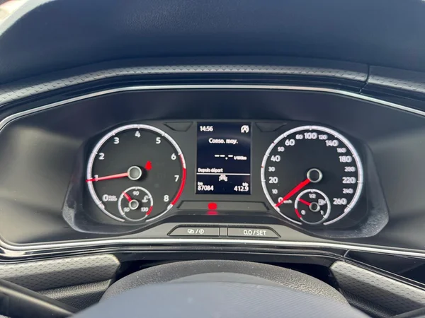 VOLKSWAGEN T-Cross (2022) — foto 7 van 15