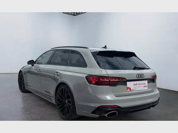 Audi RS4 Avant (2023) — foto 12 van 29