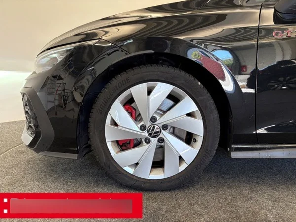 Volkswagen Golf VIII GTI (2024) — foto 11 van 14