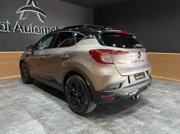 Renault Captur (2022) — foto 28 van 29