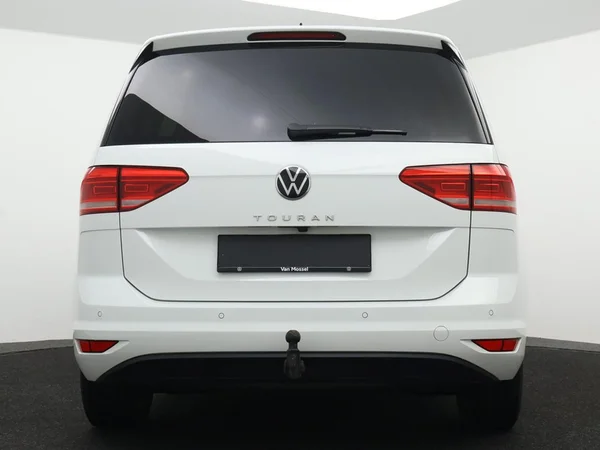 VOLKSWAGEN Touran (2022) — foto 7 van 29