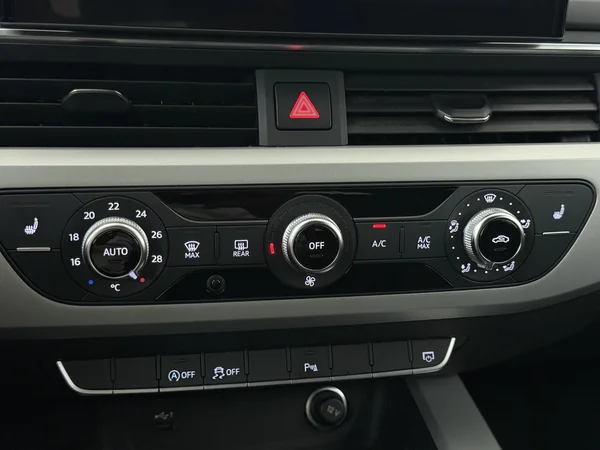 AUDI A4 (2021) — foto 18 van 30