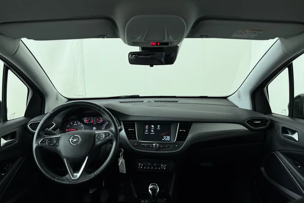 Opel Crossland (2022) — foto 17 van 17
