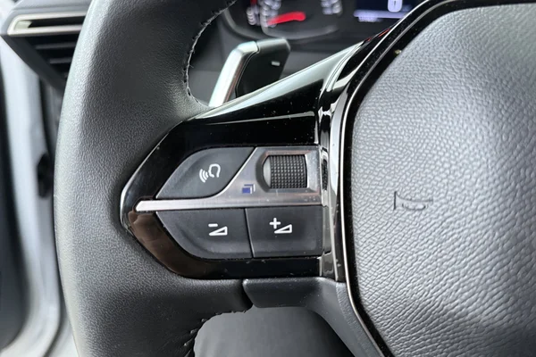 Peugeot 2008 (2025) — foto 6 van 17