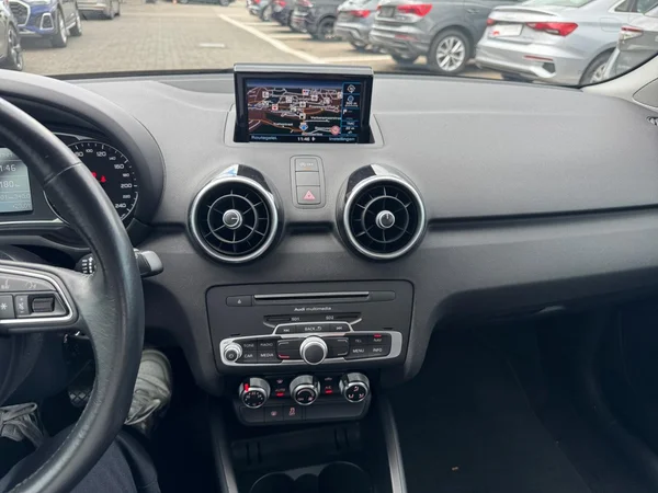 AUDI A1 Sportback (2016) — foto 3 van 24