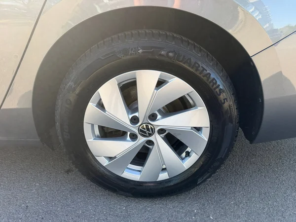 VOLKSWAGEN Passat SW (2024) — foto 10 van 22