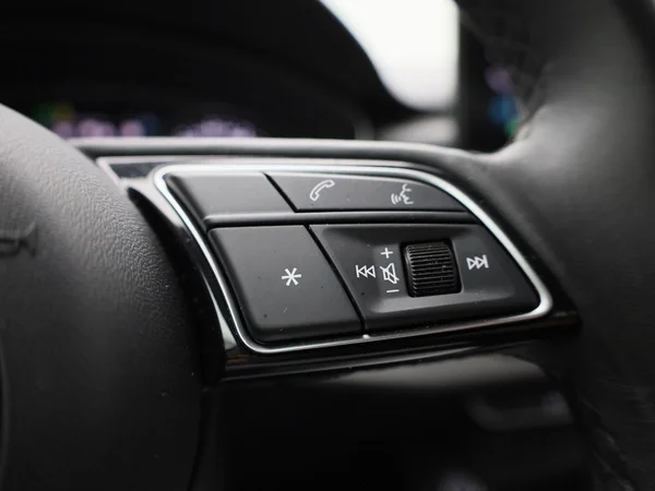 Audi A4 (2024) — foto 11 van 46