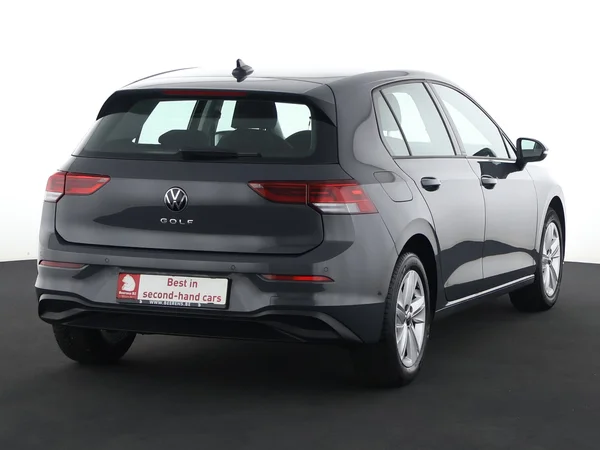 VOLKSWAGEN Golf (2024) — foto 22 van 28