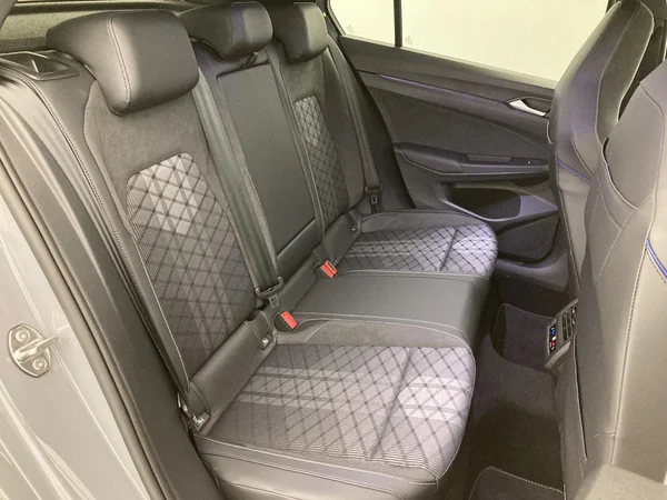 VOLKSWAGEN Golf VIII (2025) — foto 13 van 36