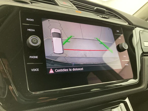 VOLKSWAGEN Touran (2019) — foto 11 van 36