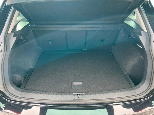 VOLKSWAGEN Tiguan (2022) — foto 6 van 18