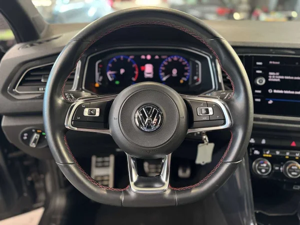 Volkswagen T-Roc (2020) — foto 8 van 17