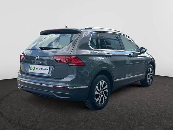 VOLKSWAGEN Tiguan (2022) — foto 2 van 21
