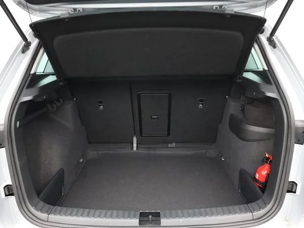 SKODA Karoq (2024) — foto 2 van 19