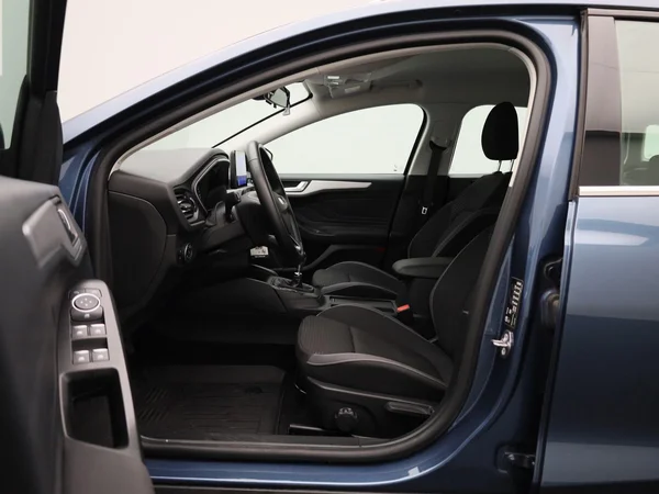 Ford Focus (2021) — foto 3 van 38