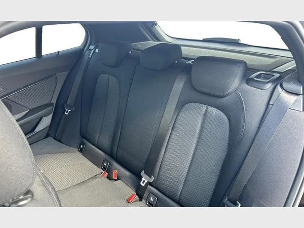 BMW 1 Hatch (2021) — foto 2 van 29