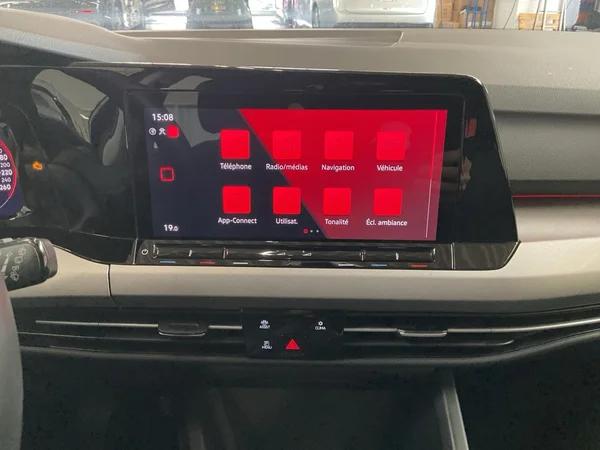 VOLKSWAGEN Golf VIII SW (2023) — foto 5 van 22
