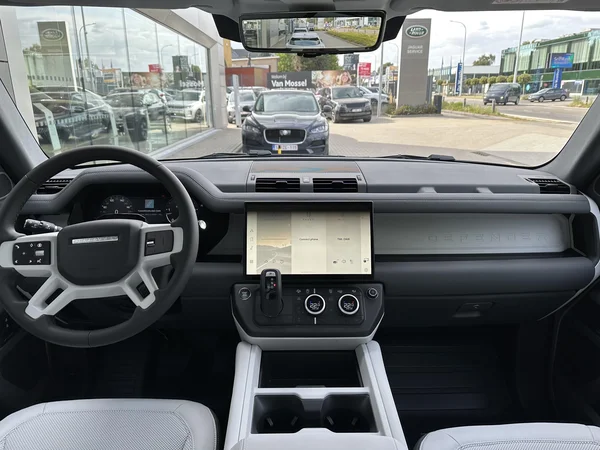 Land Rover Defender (2026) — foto 5 van 33