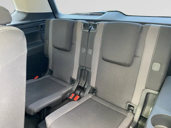 VOLKSWAGEN Touran (2022) — foto 4 van 19
