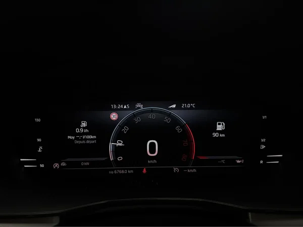 SKODA Kamiq (2023) — foto 12 van 13