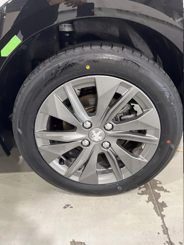 Peugeot E-208 (2021) — foto 26 van 51