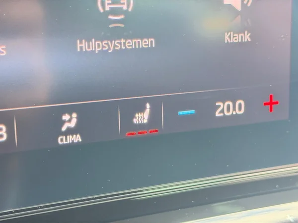 SKODA Octavia Combi (2024) — foto 13 van 23
