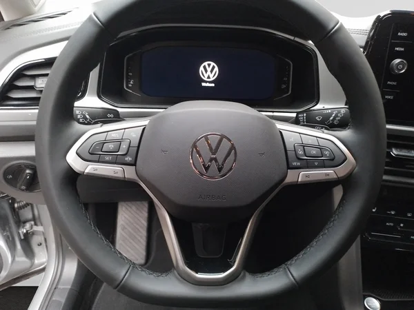 VOLKSWAGEN T-Roc (2025) — foto 8 van 16