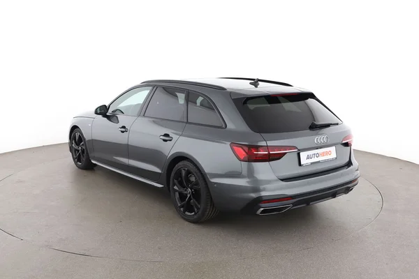 Audi A4 (2021) — foto 10 van 16