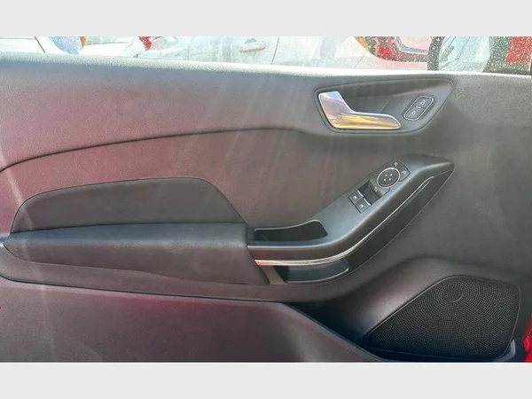 Ford Fiesta (2019) — foto 18 van 29