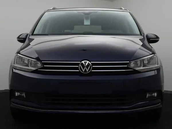 Volkswagen Touran (2023) — foto 2 van 31