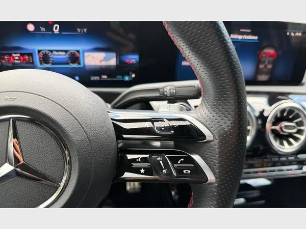 Mercedes-Benz A 180 (2023) — foto 14 van 31