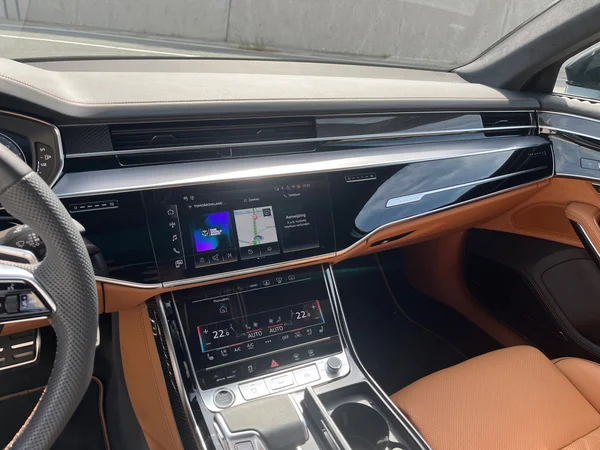 AUDI A8 PHEV (2025) — foto 11 van 16