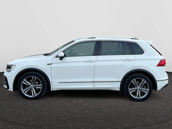 VOLKSWAGEN Tiguan (2019) — foto 13 van 20