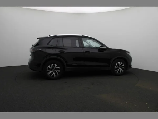 VOLKSWAGEN Tiguan eHybrid (PHEV) (2026) — foto 13 van 21