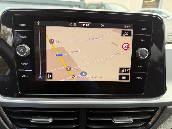 VOLKSWAGEN T-Roc (2024) — foto 6 van 23
