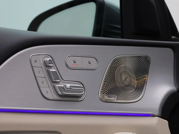 Mercedes-Benz GLE (2022) — foto 31 van 58