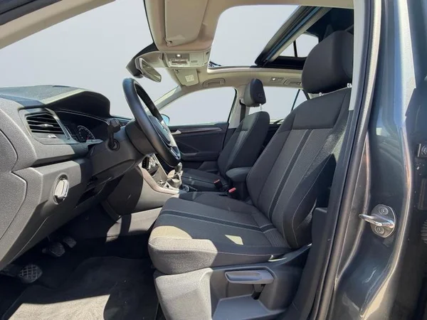 VOLKSWAGEN T-Roc (2019) — foto 7 van 24