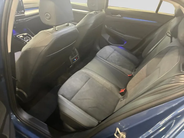 VOLKSWAGEN Golf VIII (2024) — foto 2 van 24