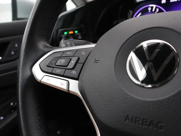 Volkswagen Golf (2022) — foto 13 van 24