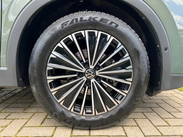 VOLKSWAGEN Tiguan (2025) — foto 17 van 24