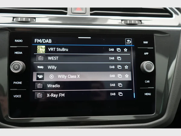 VOLKSWAGEN Tiguan eHybrid (PHEV) (2024) — foto 8 van 30