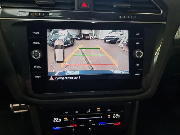 VOLKSWAGEN Tiguan (2021) — foto 6 van 23