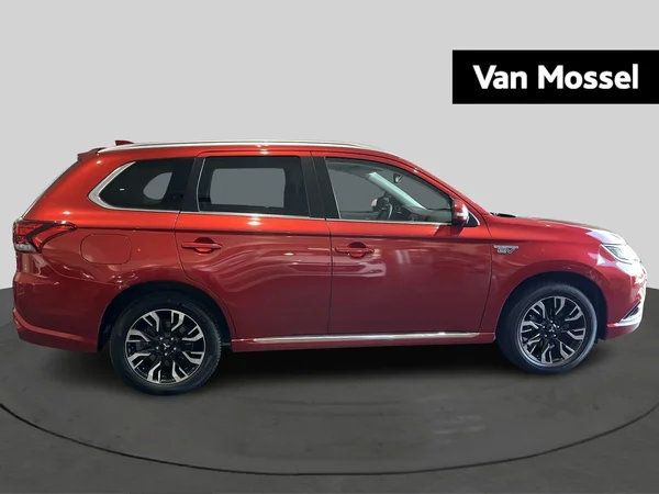 Mitsubishi Outlander (2018) — foto 17 van 21
