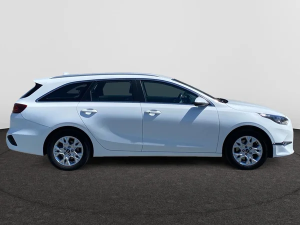 KIA Ceed SW (2024) — foto 5 van 8
