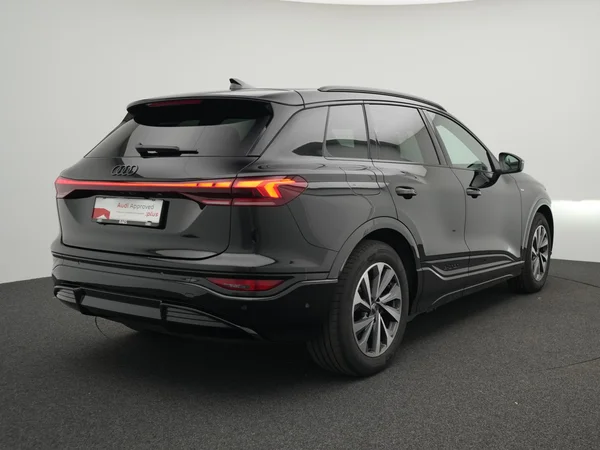AUDI Q6 e-tron (2026) — foto 28 van 32