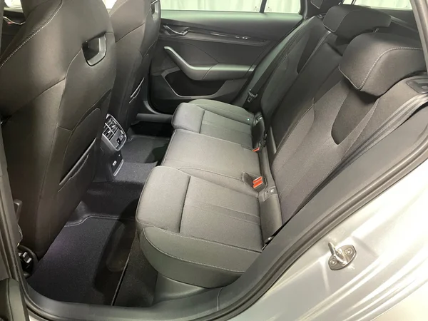 SKODA Octavia Combi (2024) — foto 5 van 15