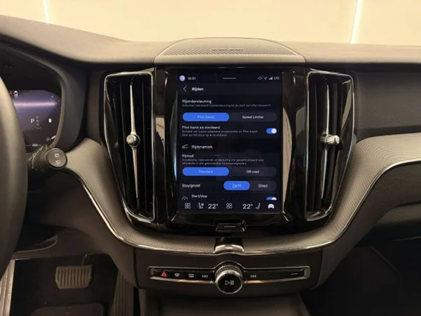 Volvo XC60 (2024) — foto 11 van 20
